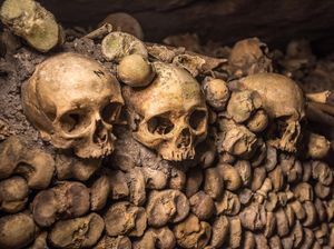 Paris Tak Selalu Romantis, Ada Jutaan Tengkorak di Bawah Tanahnya