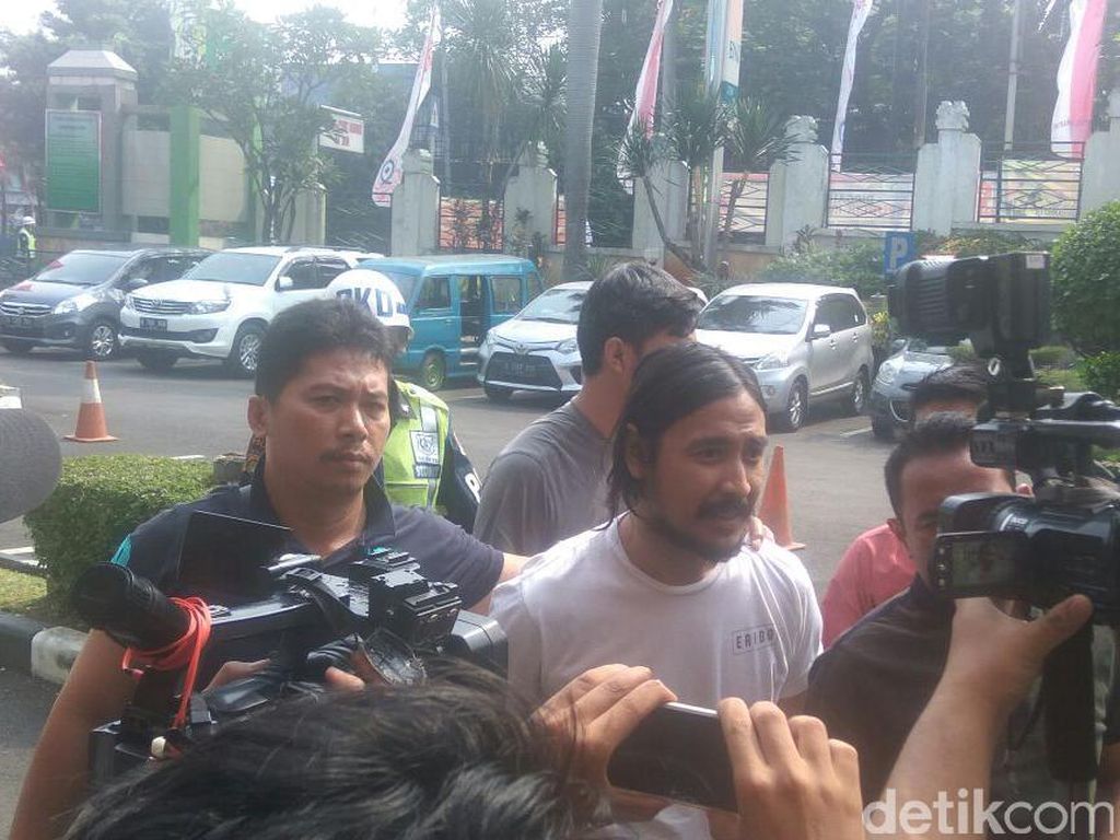 Terjerat Kasus Narkoba, Ello Tak Kehilangan Dukungan Kekasih Terjerat Kasus Narkoba, Ello Tak Kehilangan Dukungan Kekasih