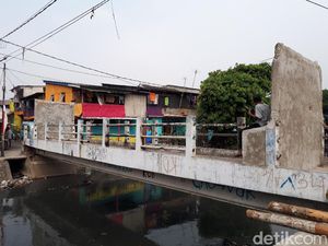 Ini Alasan Camat Tutup Jembatan di Johar Baru