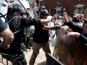 Charlottesville: Pawai Berdarah Supremasi Kulit Putih di AS Charlottesville: Pawai Berdarah Supremasi Kulit Putih di AS