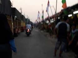 Puluhan Truk Parkir, Jatinegara arah Pasar Induk Cipinang Macet