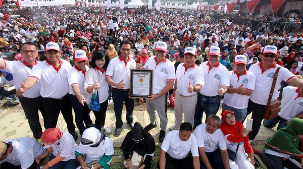 Ribuan Orang Pecahkan Rekor Makan Gudeg di Yogyakarta