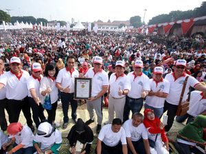 Ribuan Orang Pecahkan Rekor Makan Gudeg di Yogyakarta