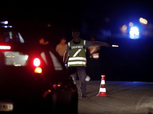 Mobil Tabrak Restoran Pizza di Prancis, Bocah 12 Tahun Tewas