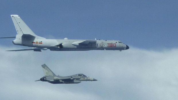 Angkatan udara China kerap bermanuver di Taiwan.