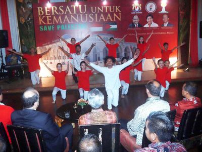 Mereka yang Tergerak Untuk Bantu Palestina