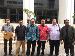 1 Jam Menunggu, Gerakan Muda Golkar Gagal Temui Hatta Ali