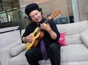 Andrea Hirata Putuskan Tak Gunakan Lagi Medsos Pribadi