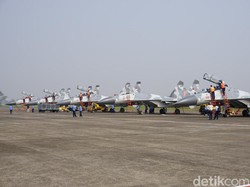 Jelang HUT RI, Sukhoi dan F16 Geladi Resik Flypass di Istana