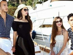 Foto: Gaya Hidup Anak Tajir Tunisia Pamer Mobil Mewah Hingga Tumpukan Uang