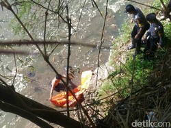 Mayat Pria Tua Necis Ditemukan Mengambang di Sungai Purworejo