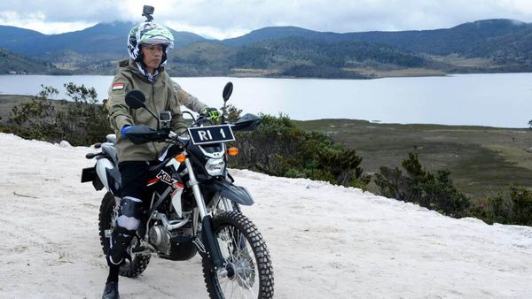 Foto: Blusukan Ngetrail Ala Kabinet Jokowi