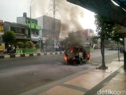 Angkot Terbakar di Serang, Tidak Ada Korban Jiwa