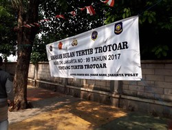 Bersih-bersih Trotoar di Johar Baru Hingga Percetakan Negara