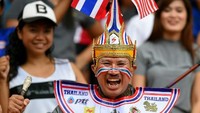 Gol di menit ke-10 itu mengembangkan senyum para pendukung Thailand yang datang langsung ke Kuala Lumpur. (Foto: Manan Vatsyayana/AFP)