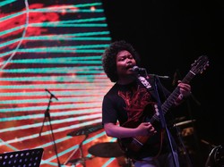 Vokalis Payung Teduh Pamit Mundur, Netizen Melucu