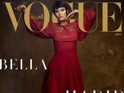Biasa Tampil Seksi, Bella Hadid Pakai Busana Tertutup untuk Vogue Arabia