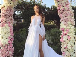 Unik, Fashion Blogger Ini Beri Inspirasi Gaun Pengantin Naked Dress