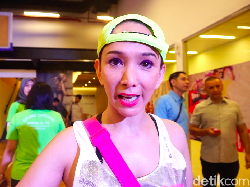 Rajin Angkat Beban, Kiki Fatmala Tak Ingin Lengannya Seperti Agar-agar