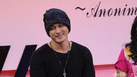 Duh! Senyuman Miller Khan Bikin Jatuh Hati