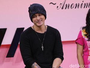 Posting Foto Bareng Pacar, Miller Khan Bikin Cemburu Netizen Cewek