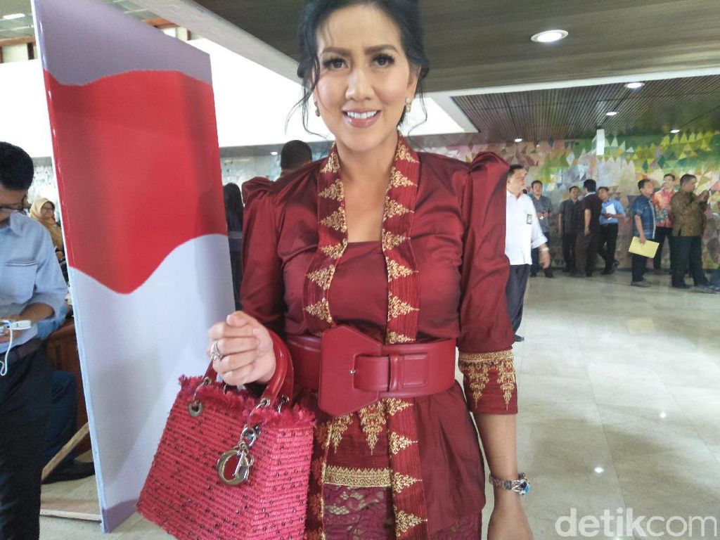 Mereka Caleg Artis Pengeruk Suara yang Pindah Partai Mereka Caleg Artis Pengeruk Suara yang Pindah Partai