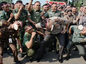 Serunya Polah Tingkah Para Pejabat ini saat Ikut Lomba Agustusan