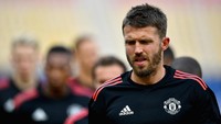 Michael Carrick lalu duduk menjadi caretaker dalam tiga laga. Foto: Dan Mullan/Getty Images
