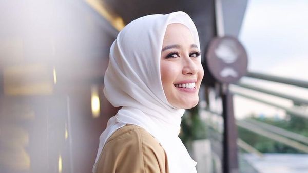 Foto: 15 Gaya Hijab Laudya Cynthia Bella, Calon Pengantin yang Makin Cantik Foto: 15 Gaya Hijab Laudya Cynthia Bella, Calon Pengantin yang Makin Cantik