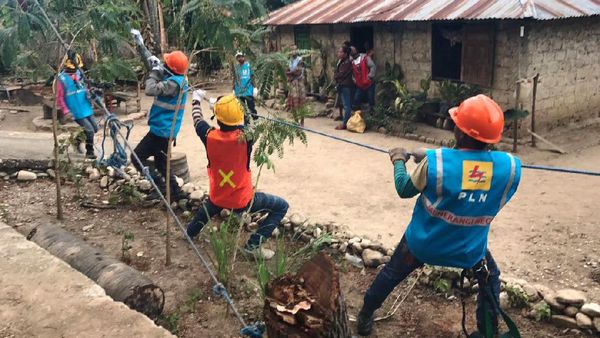 Perjuangan PLN Terangi Pedesaan NTT