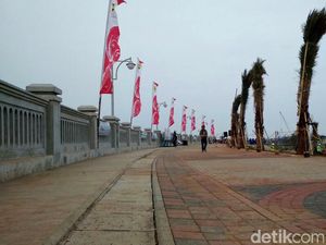 Progres Pembangunan Tanggul Laut di Kalibaru Mencapai 57%