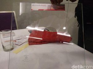 Dua Fungsi Ciamik Pelindung Kaca Mobil Bray Dua Fungsi Ciamik Pelindung Kaca Mobil Bray