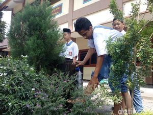 Mengintip Kesibukan Pelajar Full Day School di Jombang