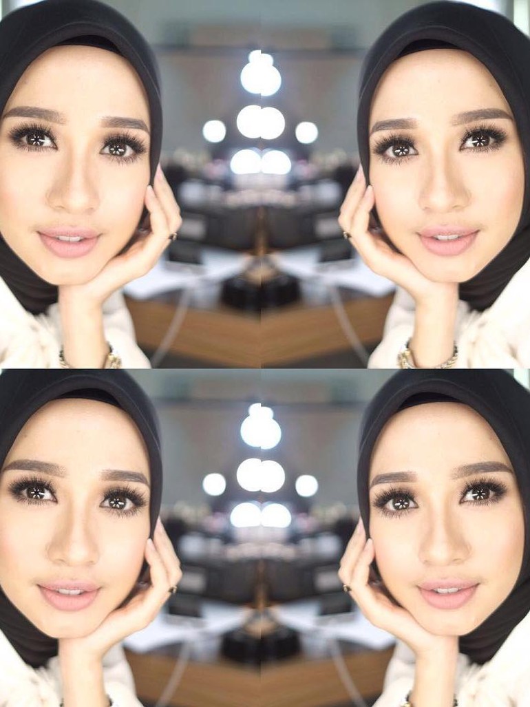 Foto 15 Gaya Hijab Laudya Cynthia Bella Calon Pengantin Yang Makin