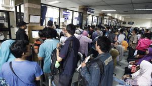Takut Terjaring Razia, Warga Berbondong-bondong Bayar Pajak
