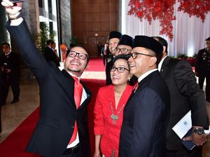 Foto: Gaya Menteri Jokowi Selfie Sebelum Sidang Tahunan