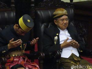 Istana: Jokowi Tak Tersinggung dengan Doa Tifatul Sembiring Istana: Jokowi Tak Tersinggung dengan Doa Tifatul Sembiring