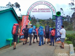 Pendaki akan Bentangkan Merah Putih di Gunung Slamet