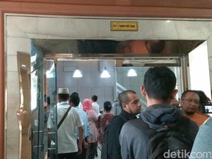 Cerita Korban First Travel yang Ramai-ramai Mengadu ke Bareskrim