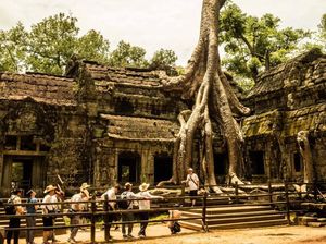 Sehari Jadi Lara Croft di Angkor Wat