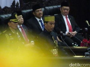 Jokowi Umumkan APBN 2018 Bernilai Rp 2.204 Triliun Jokowi Umumkan APBN 2018 Bernilai Rp 2.204 Triliun