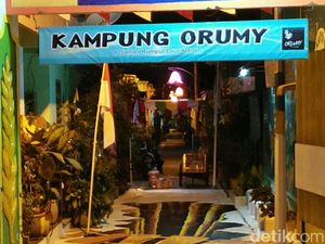 Mengintip Kesibukan Warga Kampung Orumy Meriahkan HUT RI