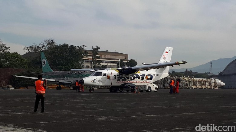 Uji Terbang Perdana, N219 Terbangi Langit Bandung 40 Menit