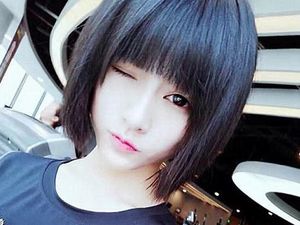 Gao Qian Pemilik Bokong Terindah, Aurelie Kibarkan Bendera di Bawah Air