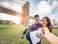 Riset Ungkap Fakta di Balik Pasangan yang Suka Tampil Mesra di Medsos