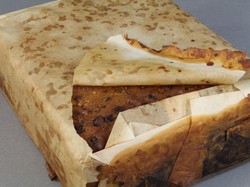 Wah, Fruitcake Berusia 106 Tahun Ini Masih Tampak Enak Dimakan!