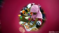 Puluhan Anak Mengikuti Lomba Mewarnai di HUT RI