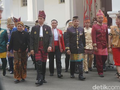 Upacara HUT ke-72 RI: Antara Istana dan UBK