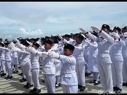 Cerita Marinir Latih Paskibra Cilik di Perbatasan