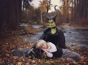 Foto: Cute! Ibu dan Anak Ini Jadi Disney Villain dan Rivalnya
